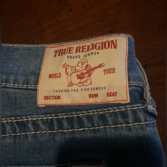 Selling Men’s True Religion Jean Shorts. Brand new tag never worn. Size 40 mens. - Picture 7 of 7
